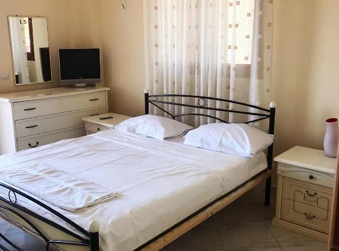 The Sunset Leven Apartament