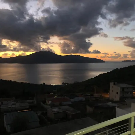 The Sunset Leven Апартаменты Влёра