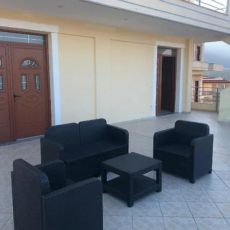 Апартаменты The Sunset Leven