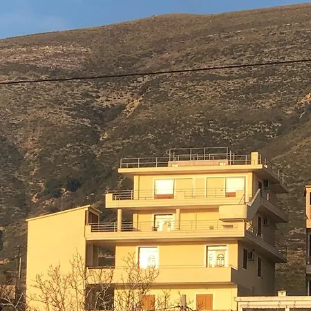 The Sunset Leven Apartment *