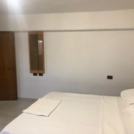 The Sunset Leven Влёра