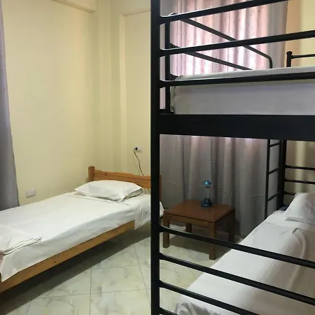 The Sunset Leven Apartment *