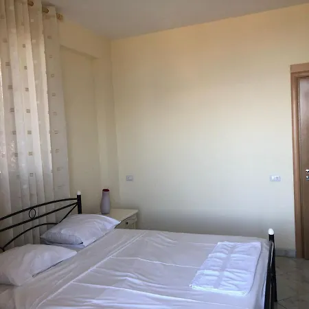 Апартаменты The Sunset Leven